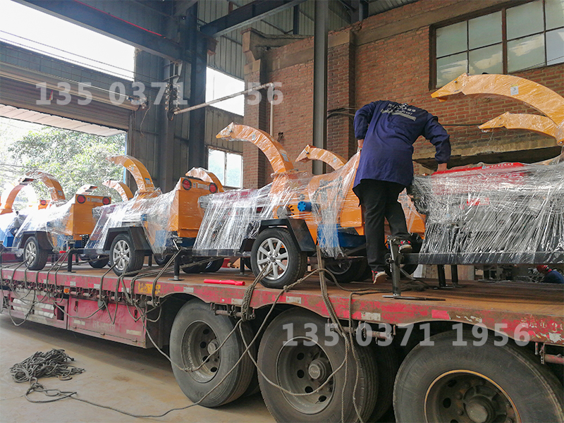 移動(dòng)樹(shù)枝粉碎設(shè)備