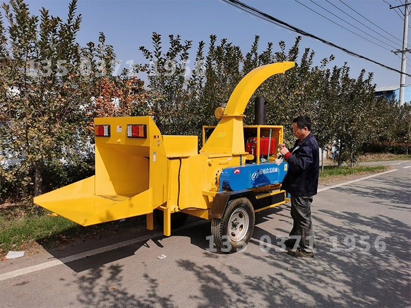 柴油移動樹枝粉碎機