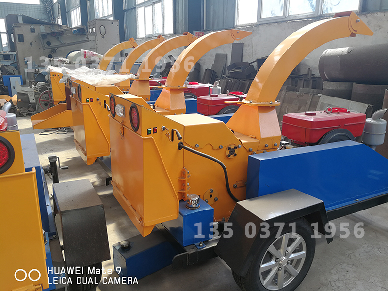 移動(dòng)式樹枝粉碎機(jī)