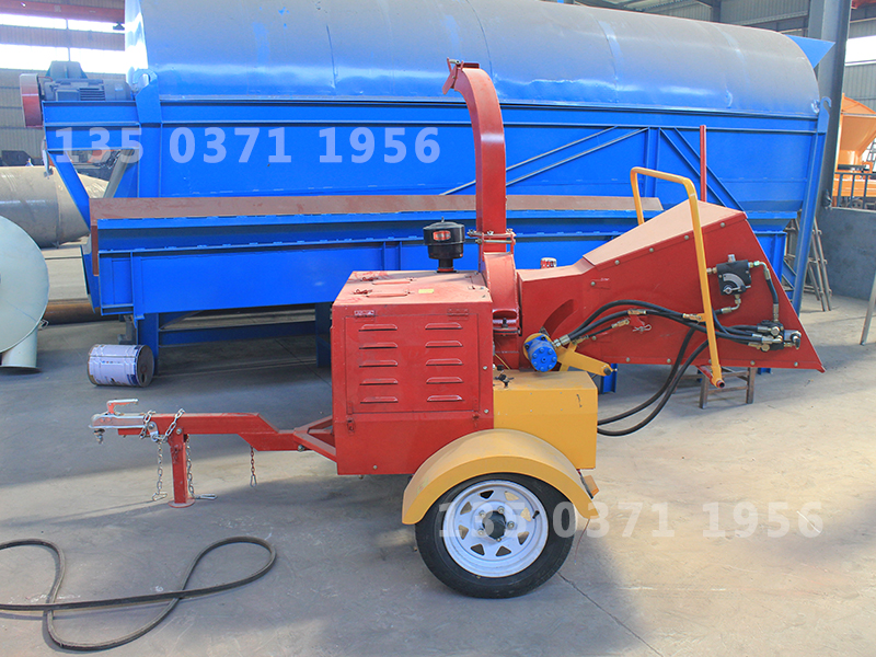 自走樹枝粉碎機